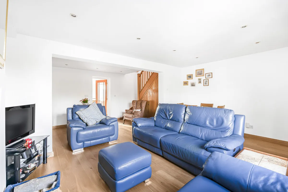 Lawn Hill, Edgcott, photo 9