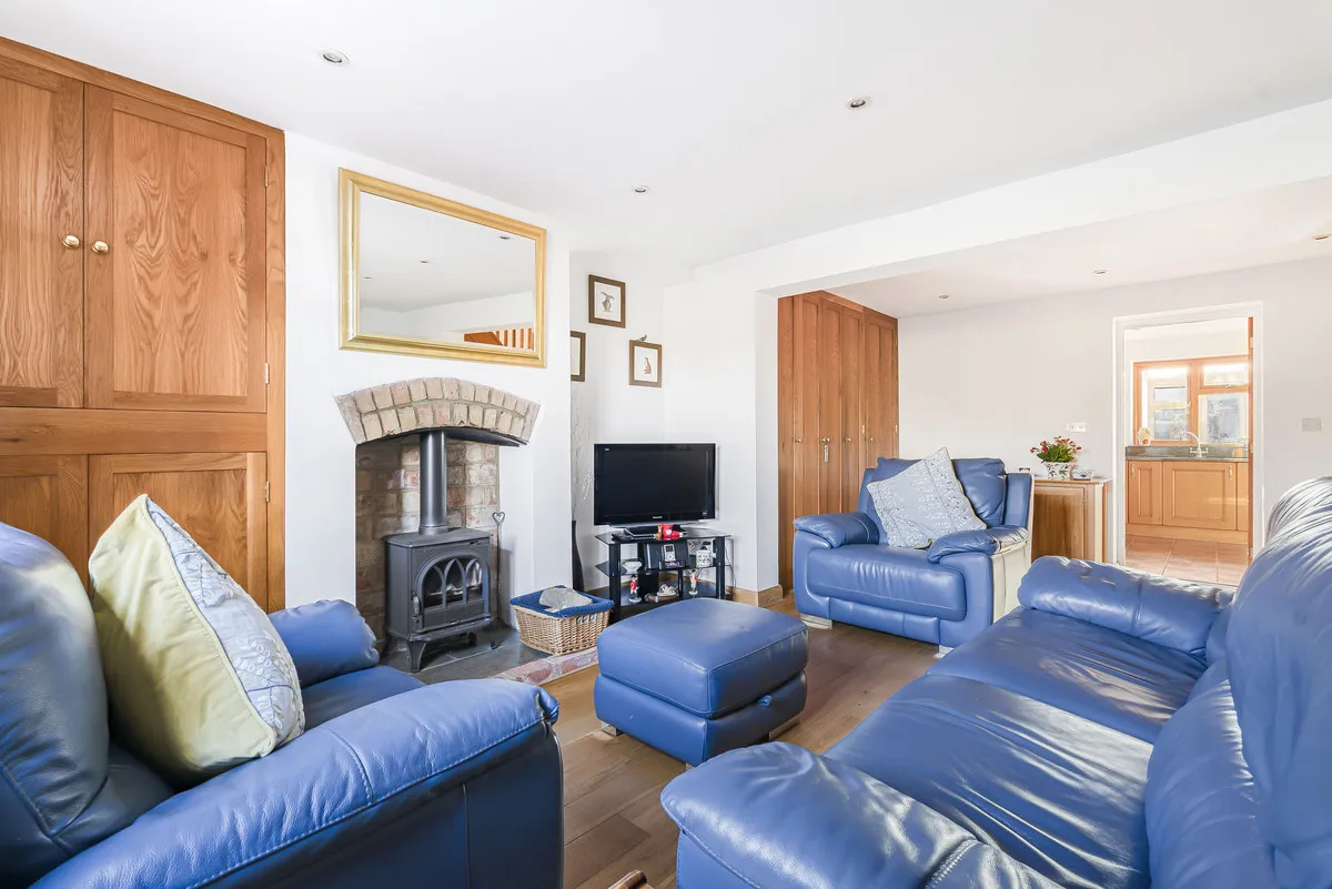 Lawn Hill, Edgcott, photo 5
