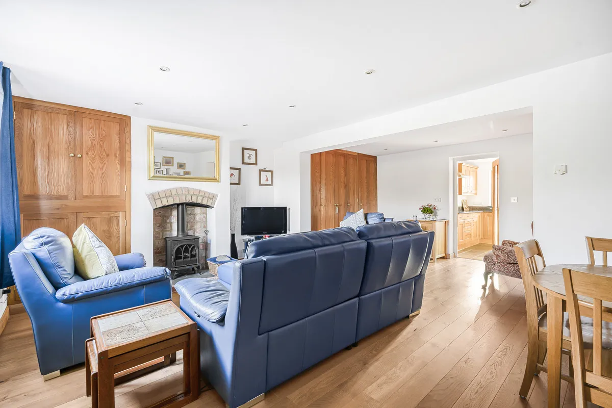 Lawn Hill, Edgcott, photo 8