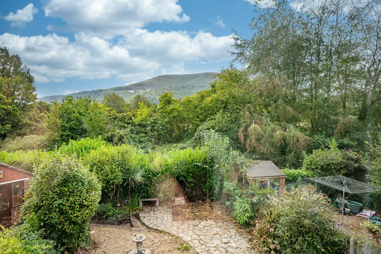 Knoll Road, Abergavenny, photo 30