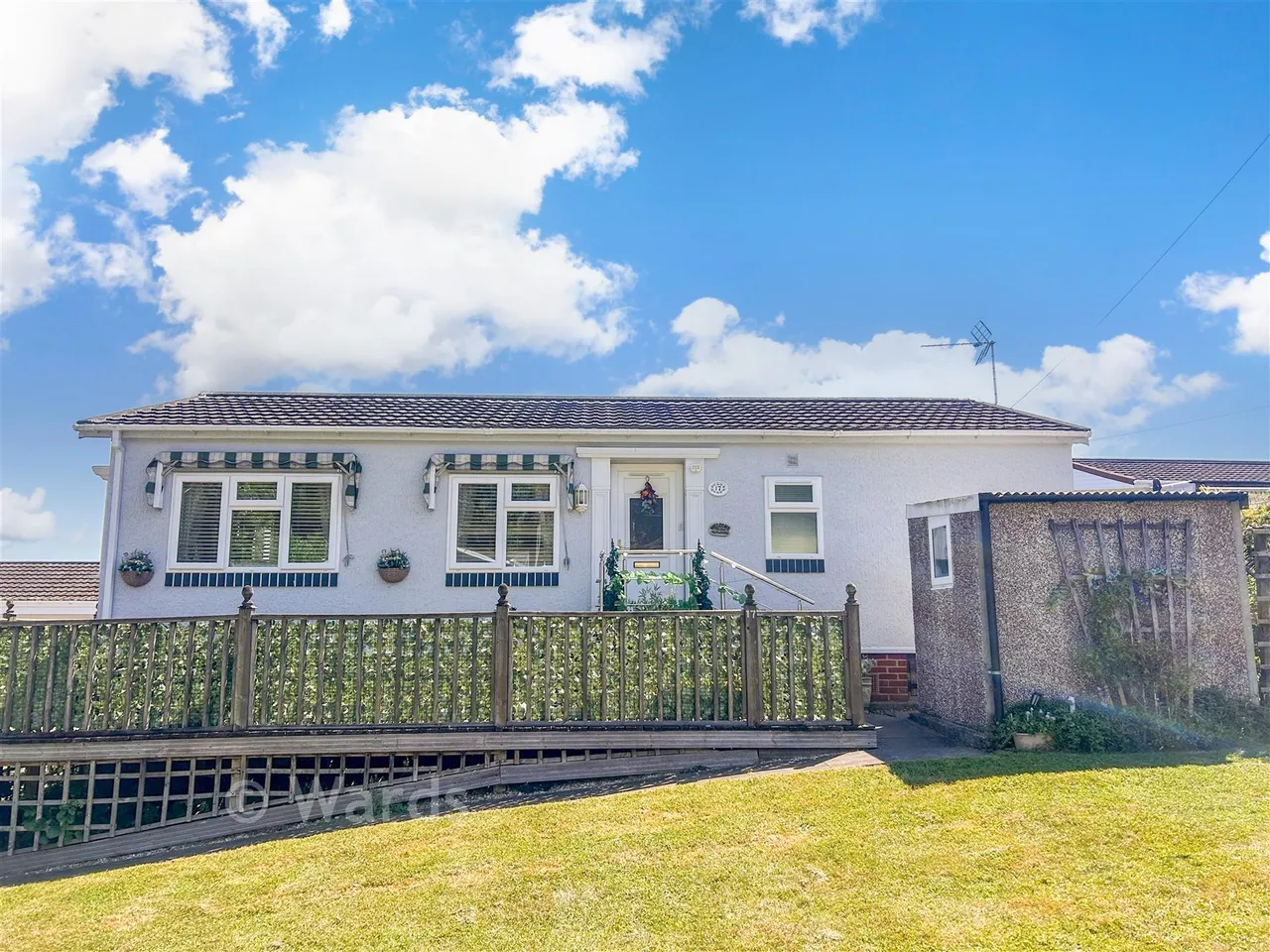 2 bed park home for sale, Lower Road, East Farleigh, ME15