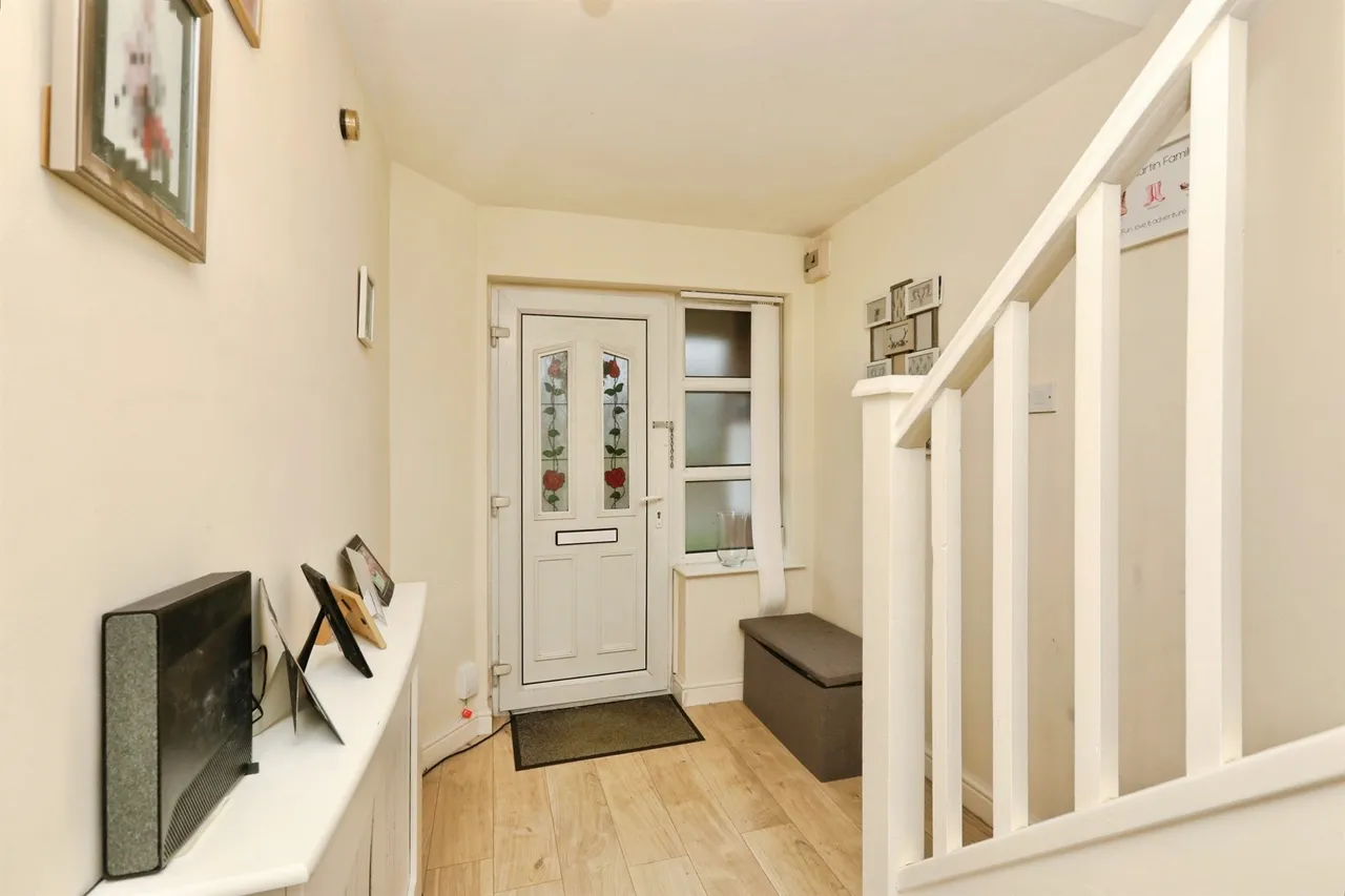 Shining Cliff Court, Bawtry, DN10, photo 4