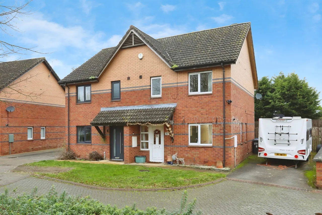 3 bed house for sale, Shining Cliff Court, Bawtry, DN10