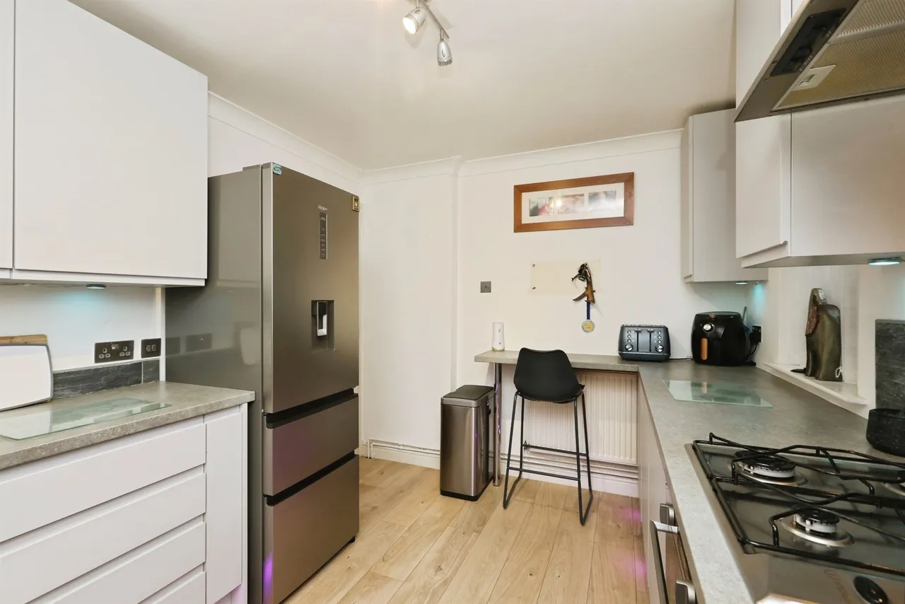 Shining Cliff Court, Bawtry, DN10, photo 12