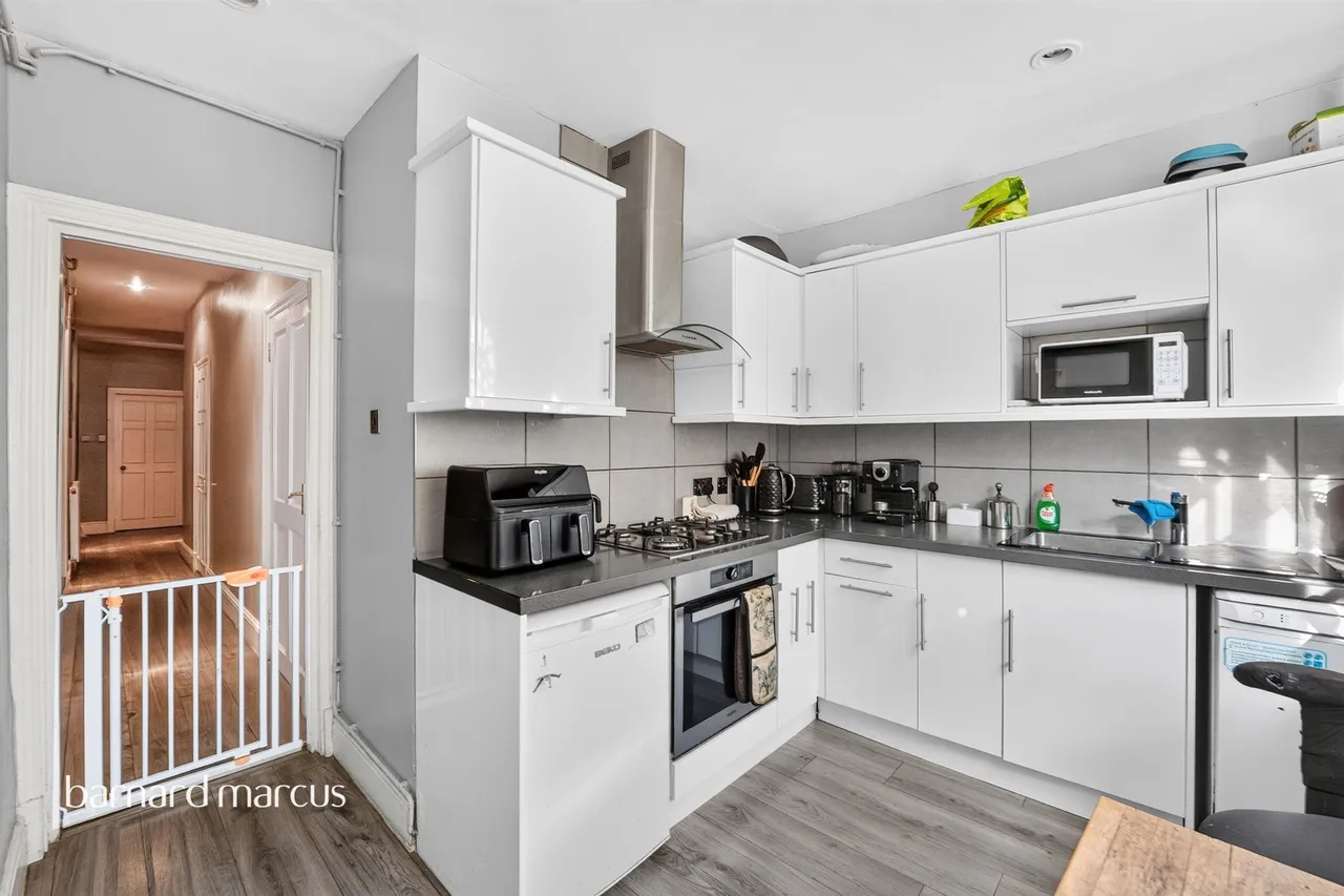Bolingbroke Grove, London, SW11, photo 10
