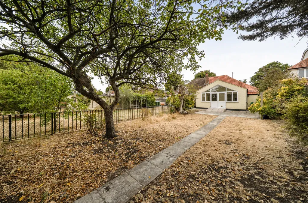 Avery Hill Road, New Eltham, SE9, photo 8