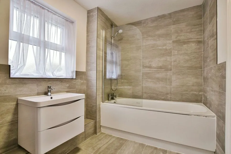 Land Lane, Wilmslow, SK9, photo 11
