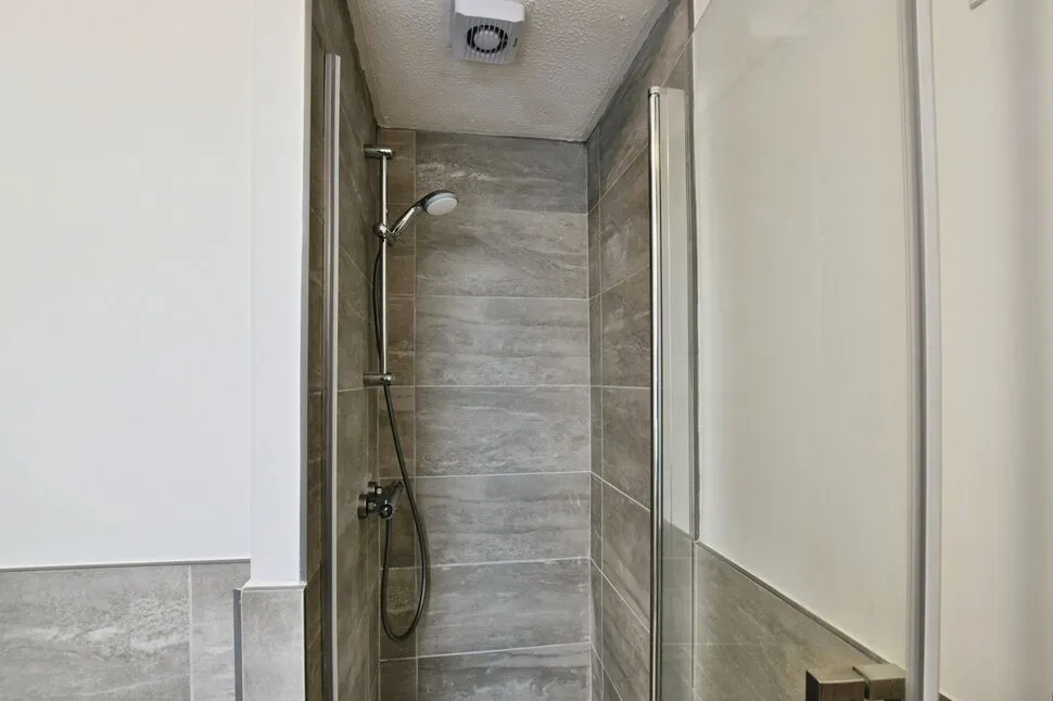 Land Lane, Wilmslow, SK9, photo 10