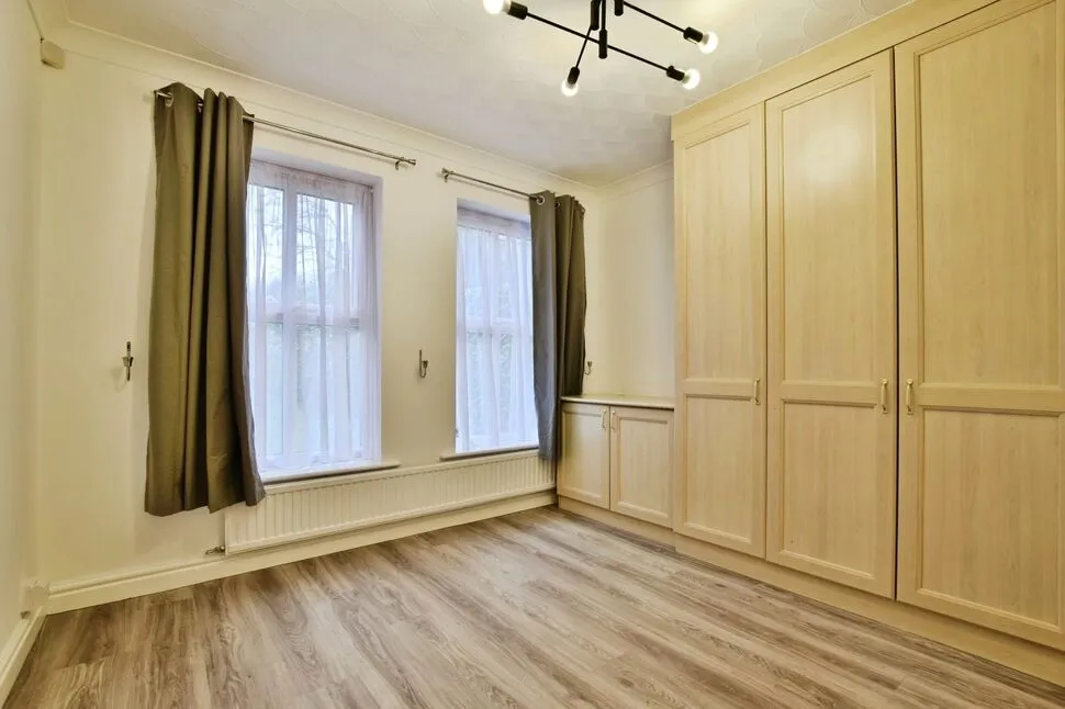 Land Lane, Wilmslow, SK9, photo 4
