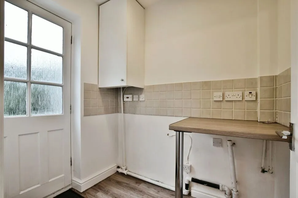 Land Lane, Wilmslow, SK9, photo 14
