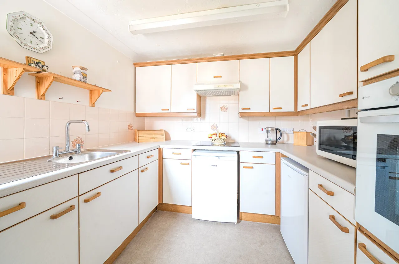 Ackender Road, Alton, GU34, photo 3