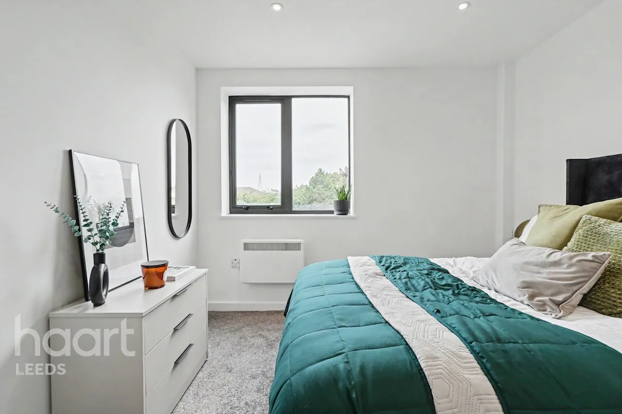 The Oval, Leeds, LS10, photo 10