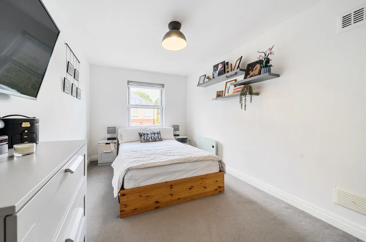 Updown Hill, Windlesham, Surrey, GU20 6DL, photo 8