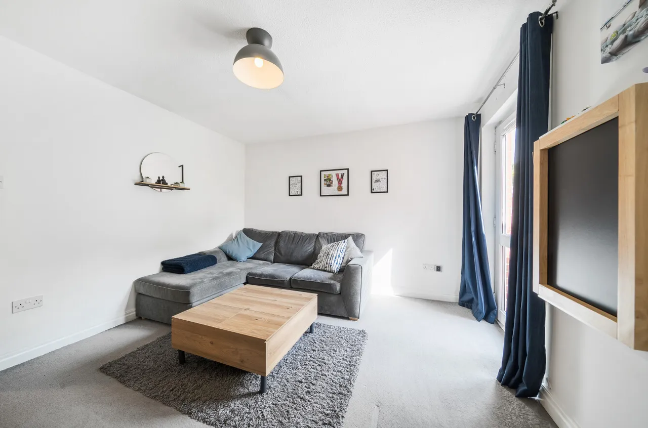 Updown Hill, Windlesham, Surrey, GU20 6DL, photo 4