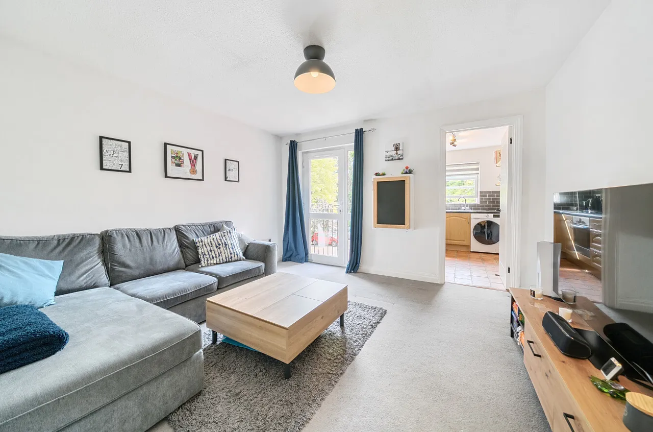Updown Hill, Windlesham, Surrey, GU20 6DL, photo 3
