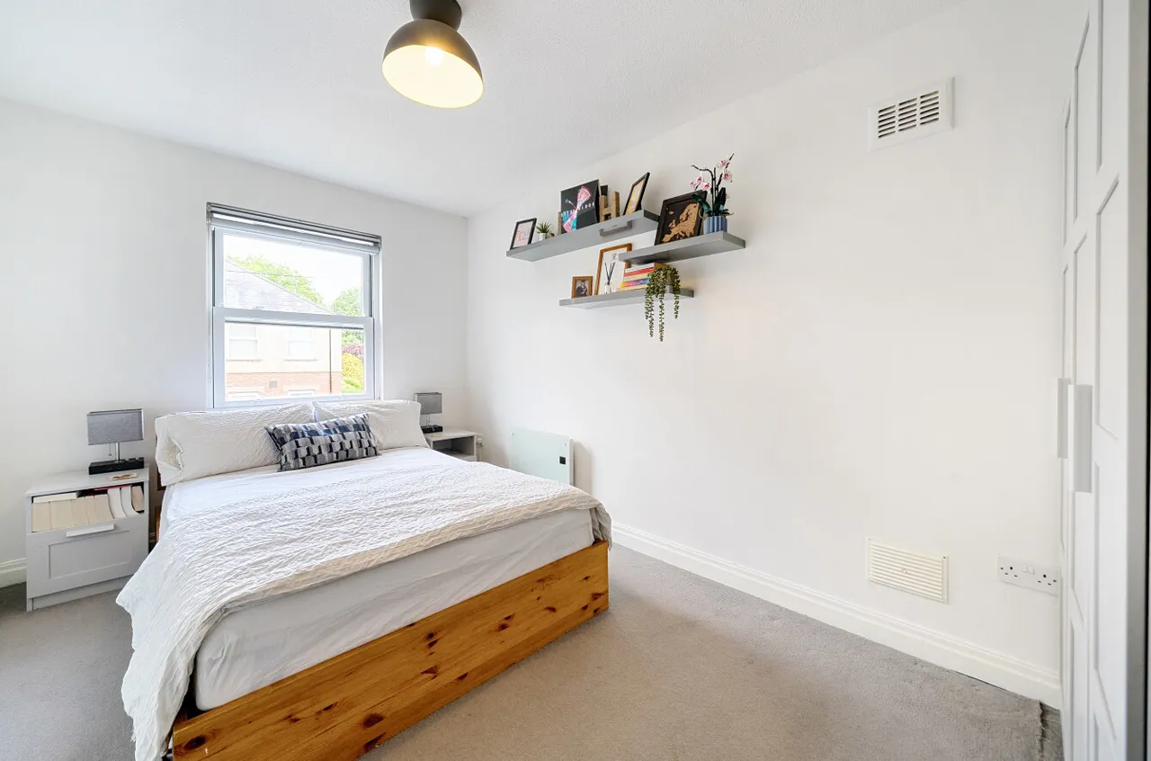 Updown Hill, Windlesham, Surrey, GU20 6DL, photo 6