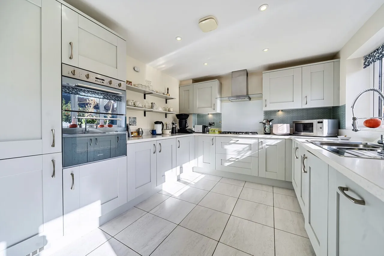 Bramley, RG26, photo 3