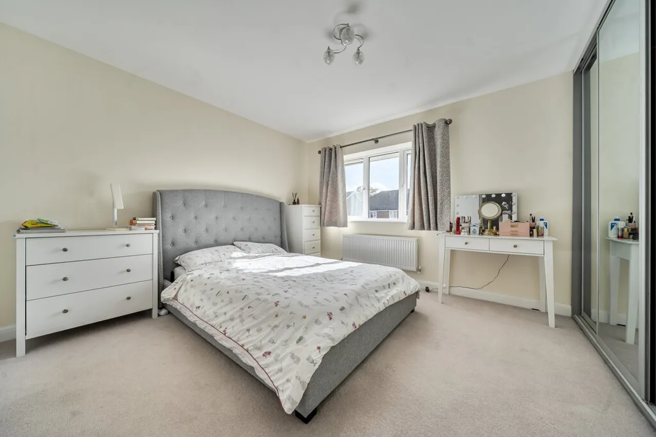 Bramley, RG26, photo 6