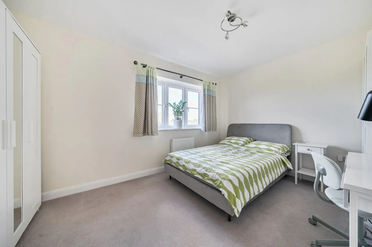 Bramley, RG26, photo 8