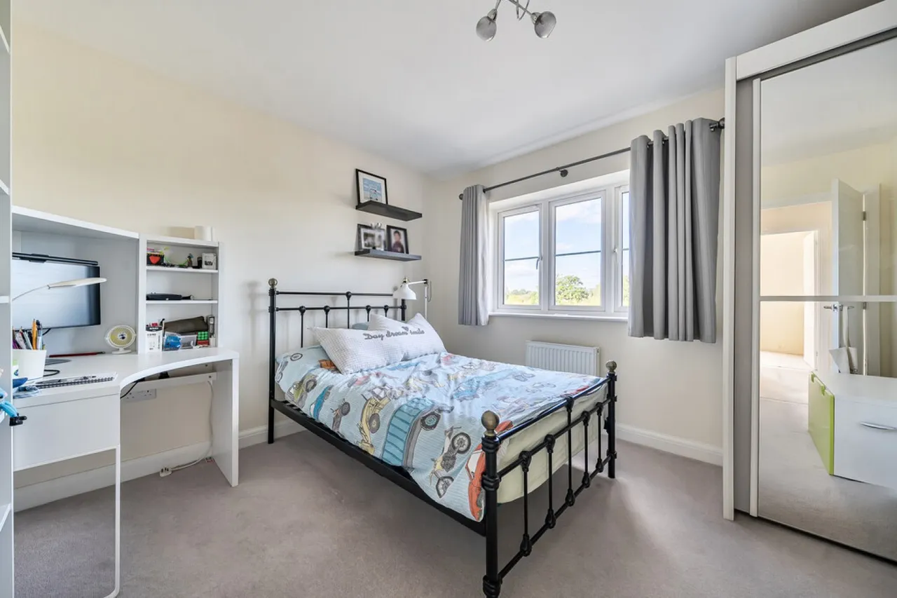 Bramley, RG26, photo 10