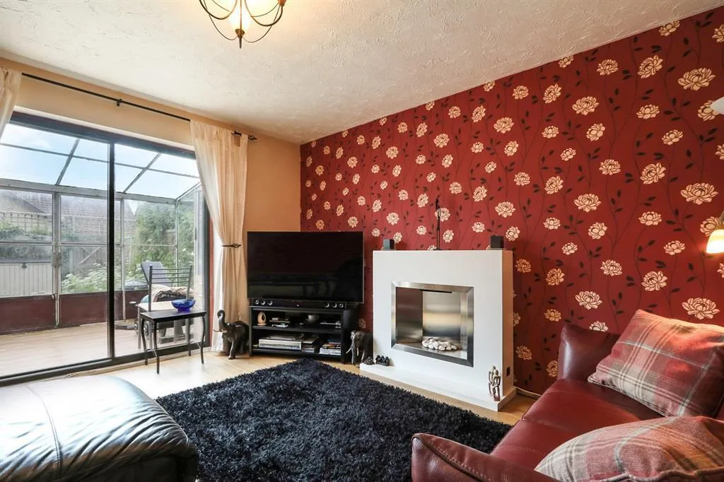 Ellison Close, ATTLEBOROUGH, photo 4
