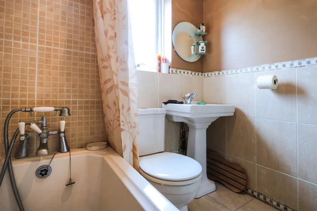 Ellison Close, ATTLEBOROUGH, photo 6