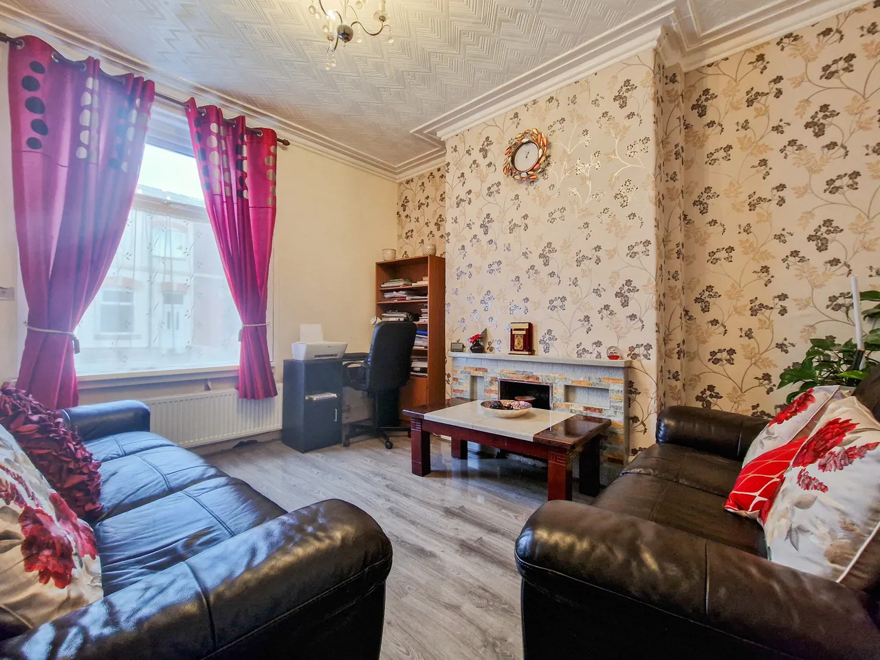 Hurst Street, Bury, BL9, photo 2