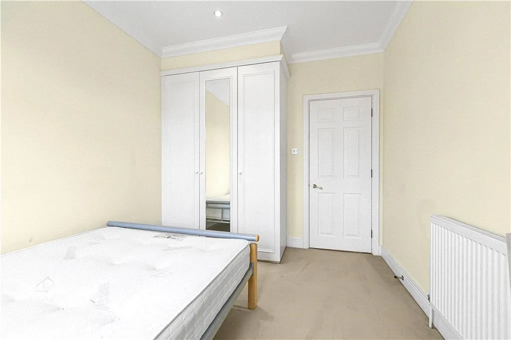 Holloway Drive, Virginia Water, GU25, photo 12