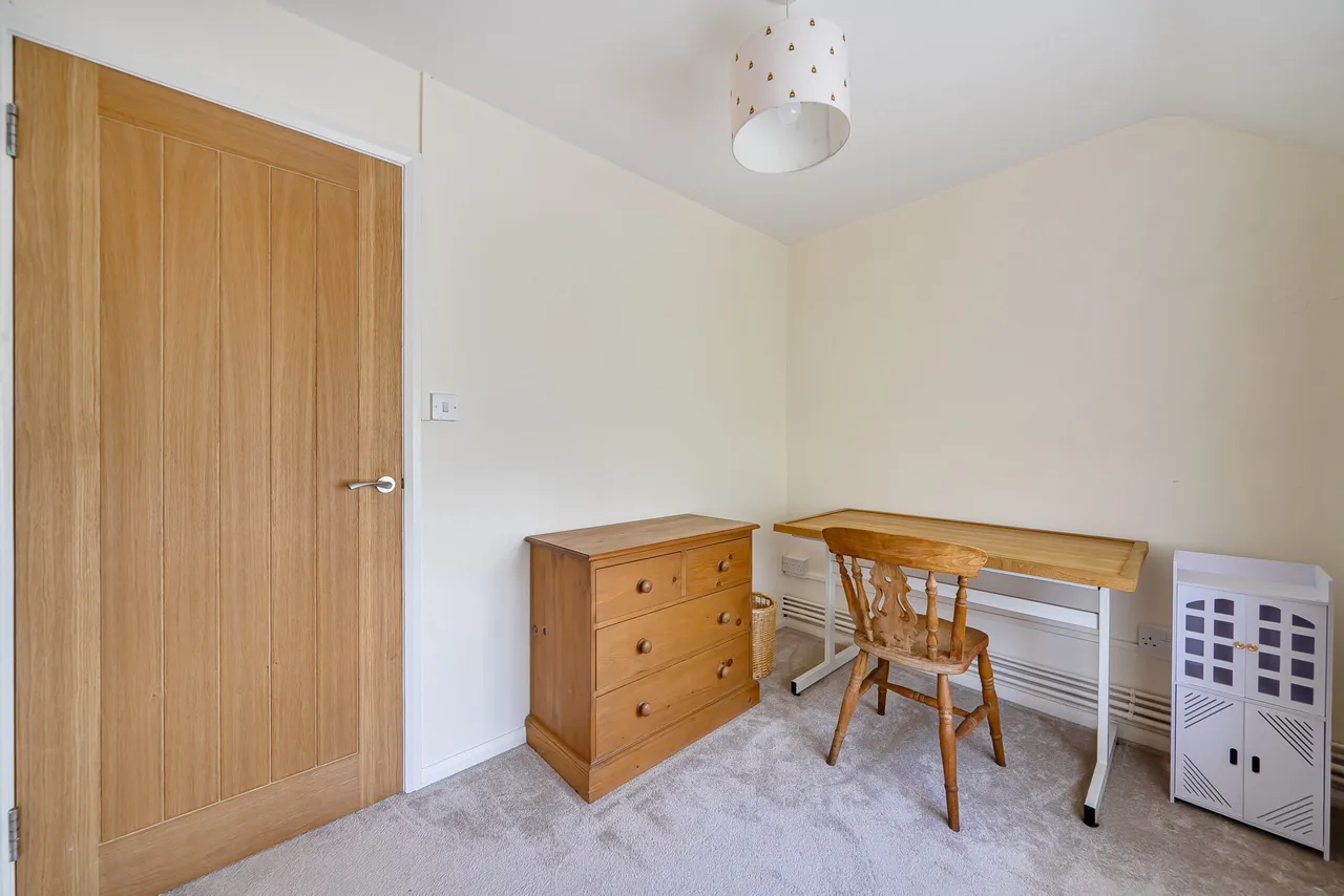 Whitfield Road, Haslemere, GU27, photo 12