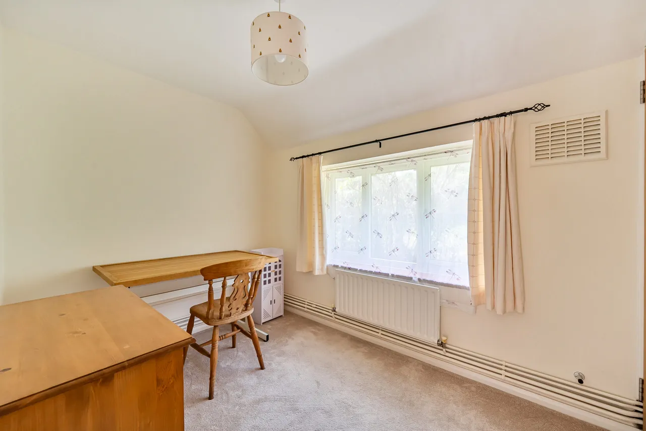 Whitfield Road, Haslemere, GU27, photo 13
