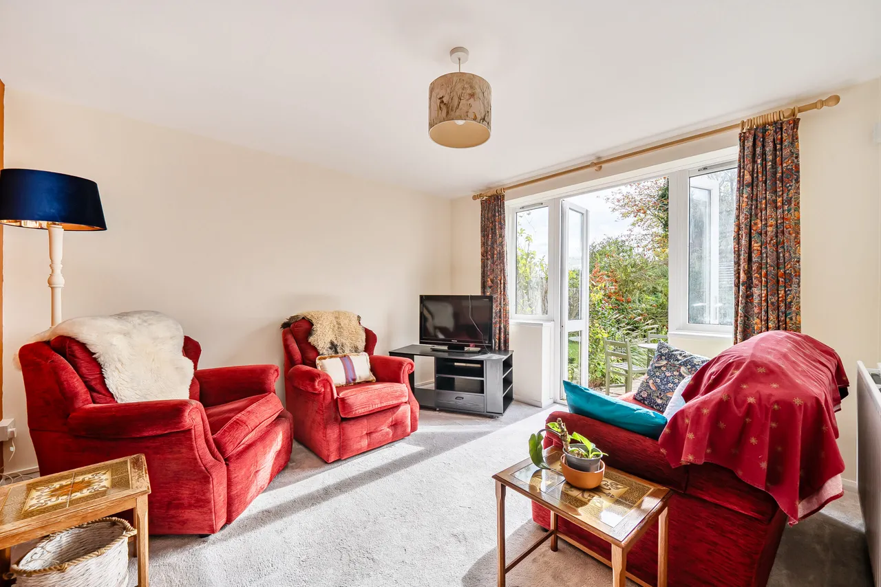 Whitfield Road, Haslemere, GU27, photo 4