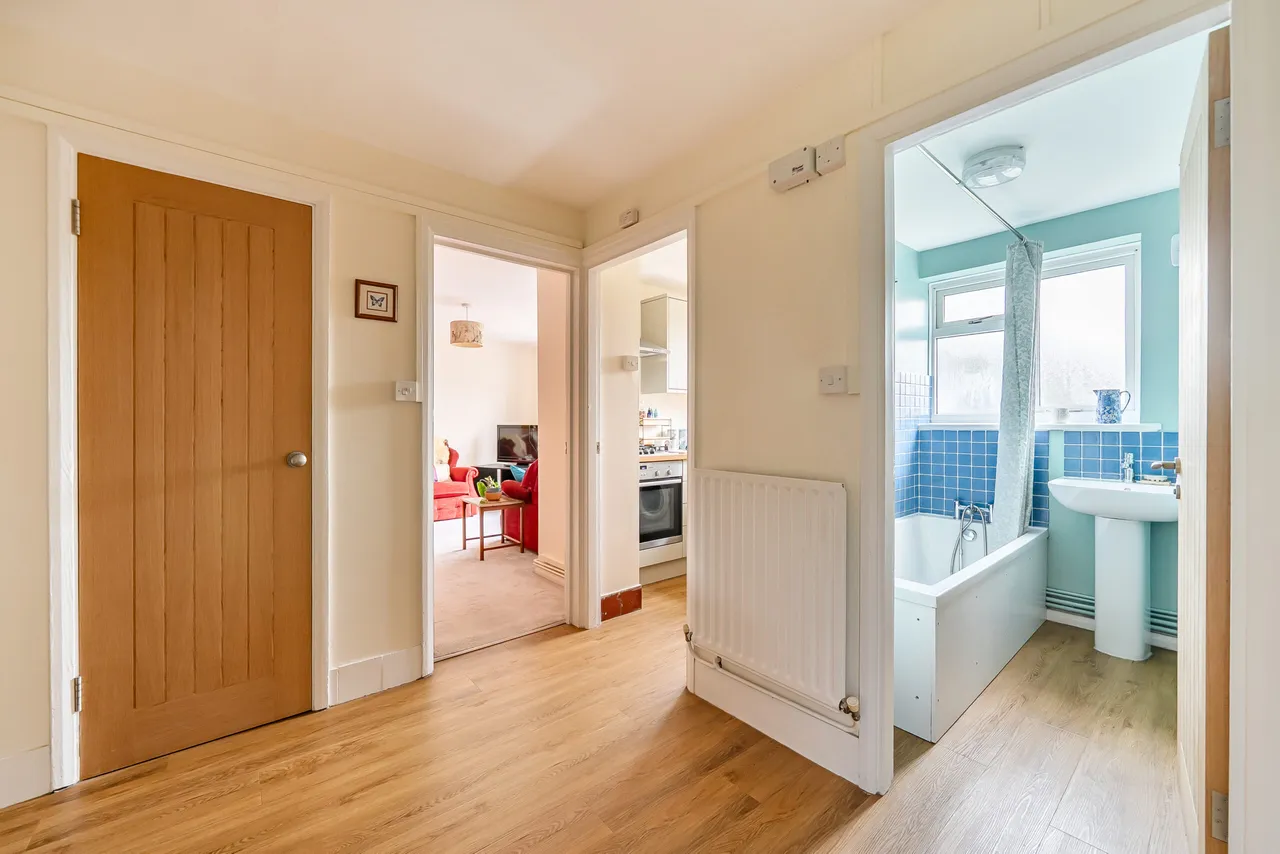 Whitfield Road, Haslemere, GU27, photo 6