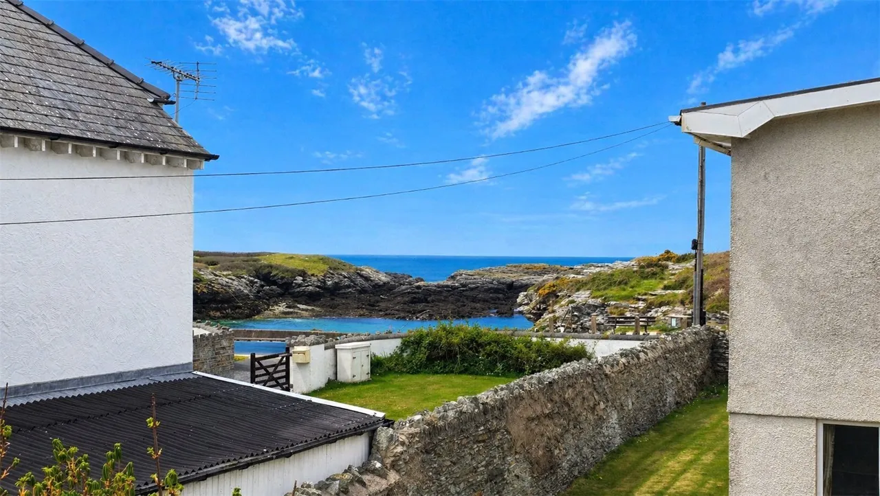 Ravenspoint Road, Trearddur Bay, LL65, photo 2