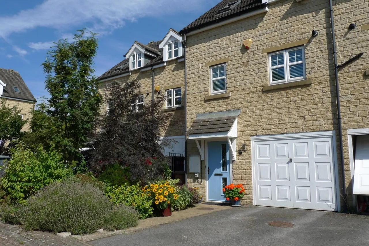 3 bed house for sale, Whitestone Drive, East Morton, BD20