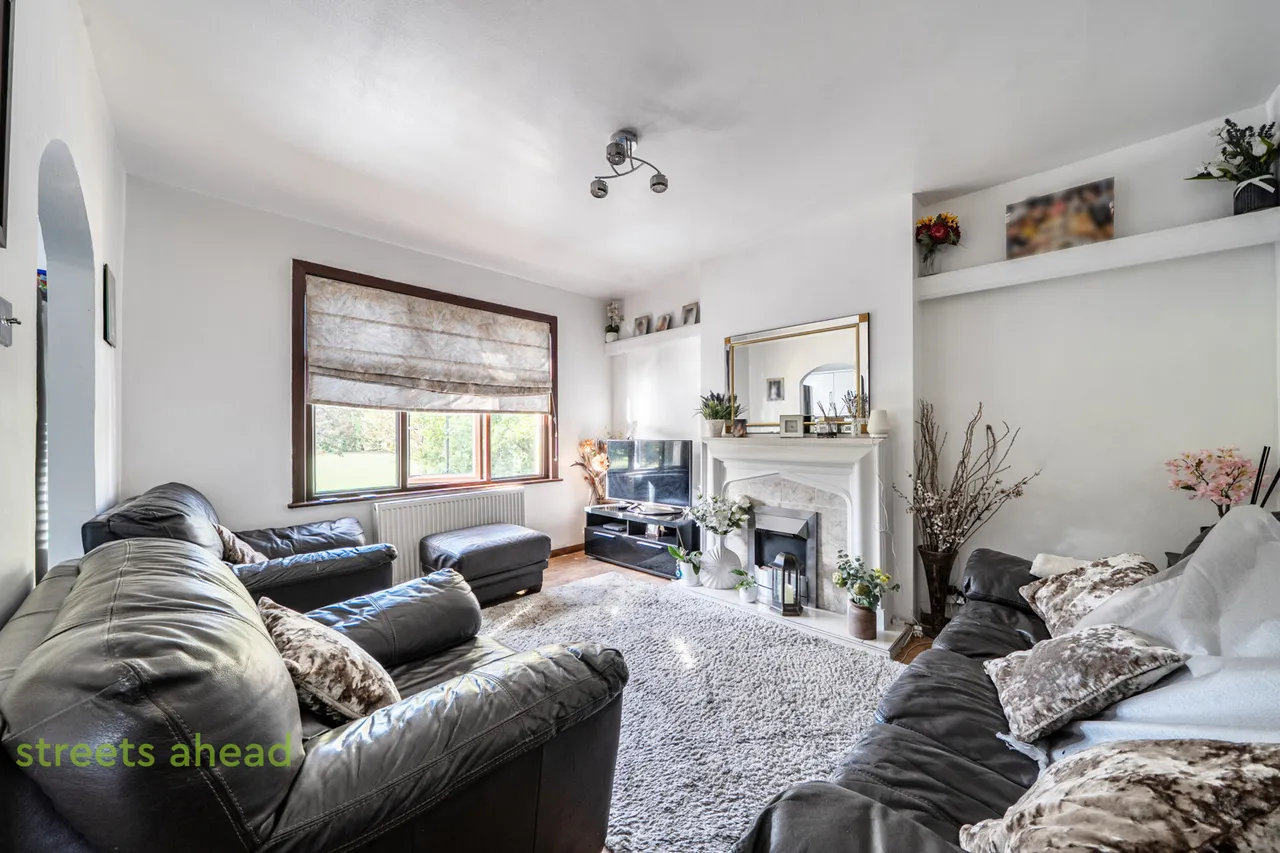 3 bed flat for sale, Lower Addiscombe Road, Croydon, CR0