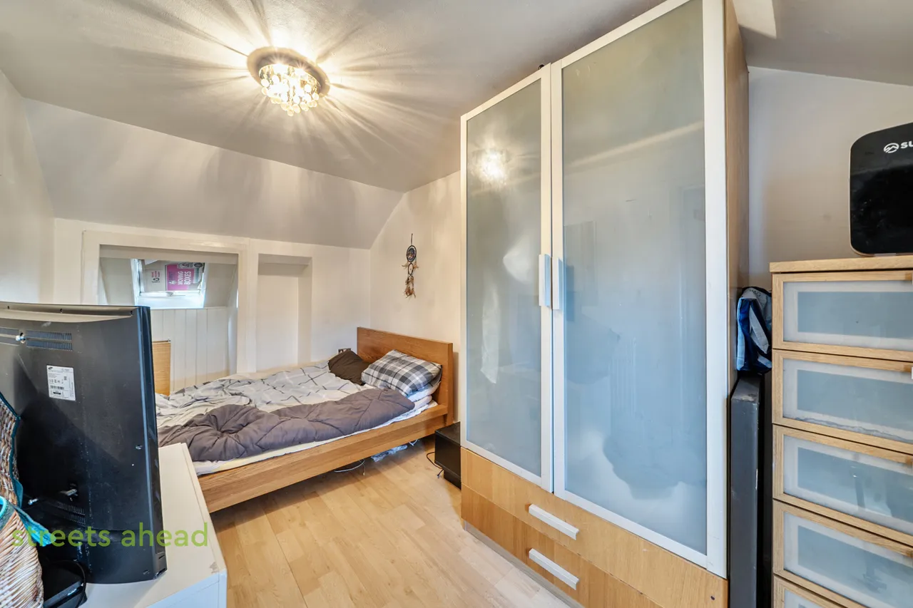 Lower Addiscombe Road, Croydon, CR0, photo 9