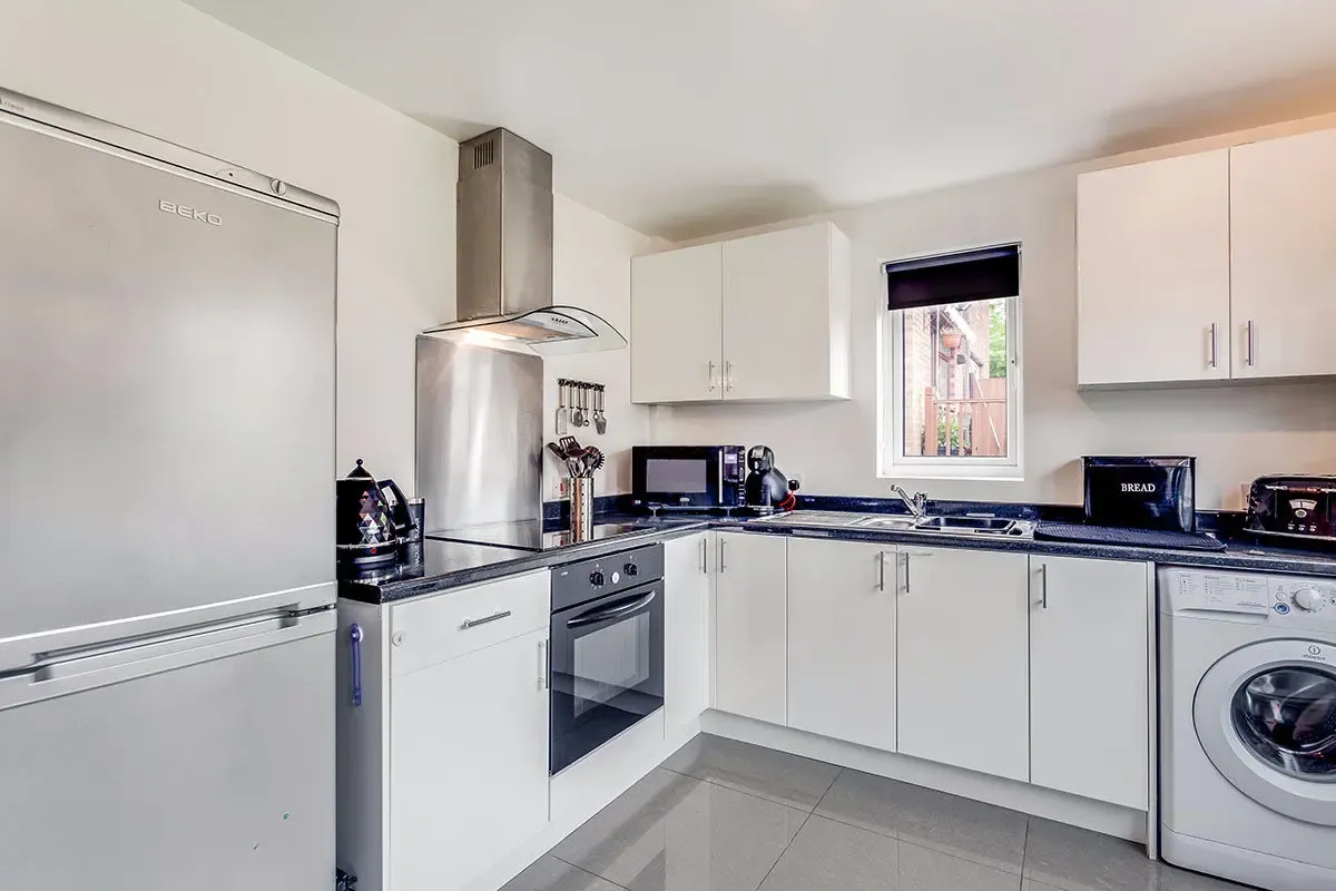 Salford Road, London, SW2, photo 2