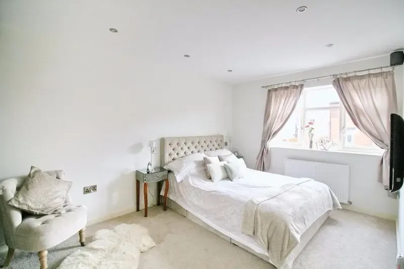 Salford Road, London, SW2, photo 4