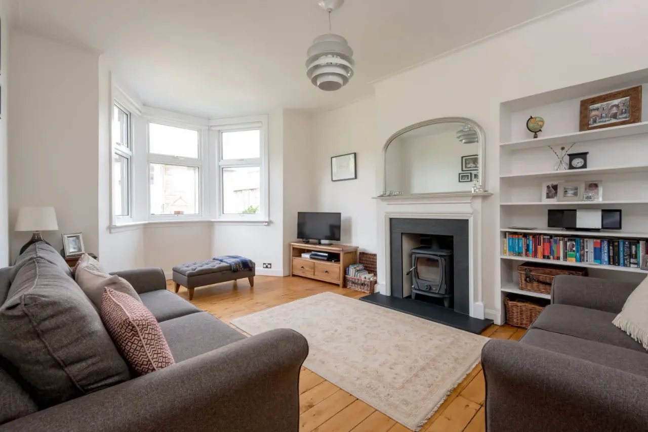 2 bed flat to rent, Salford Road, London, SW2