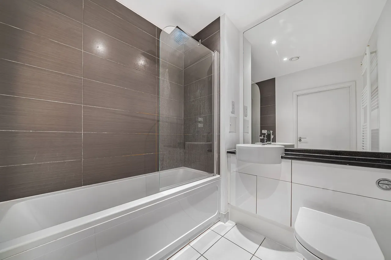 Flat M, 98 Reaston Street, London, photo 11