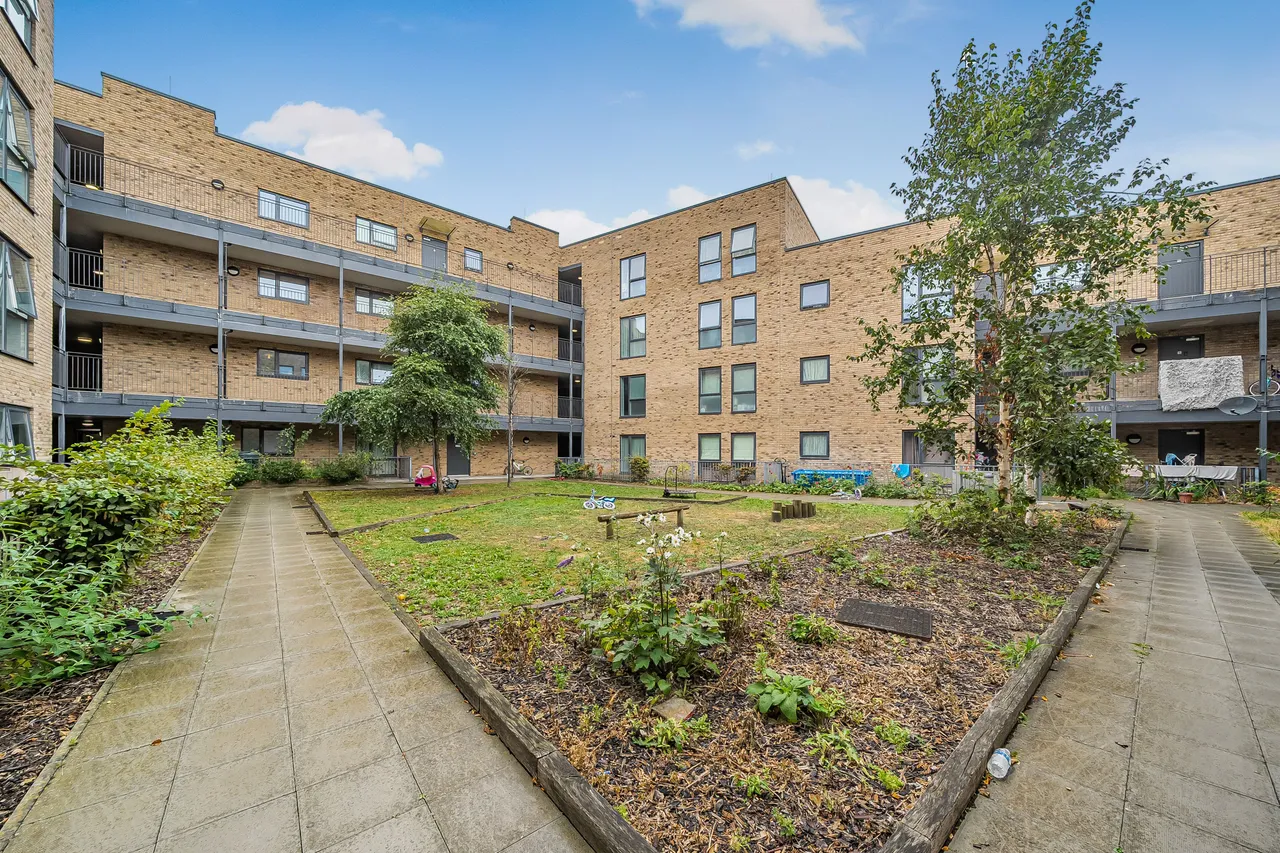 Flat M, 98 Reaston Street, London, photo 5
