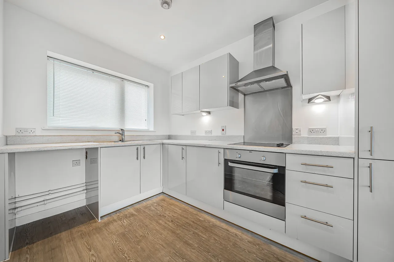 Flat M, 98 Reaston Street, London, photo 3