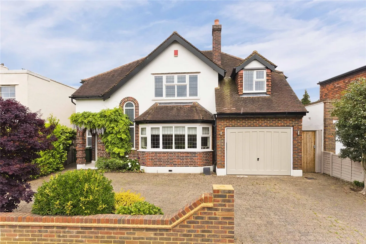 Ashley Close, Walton-on-Thames, Surrey, KT12, photo 10