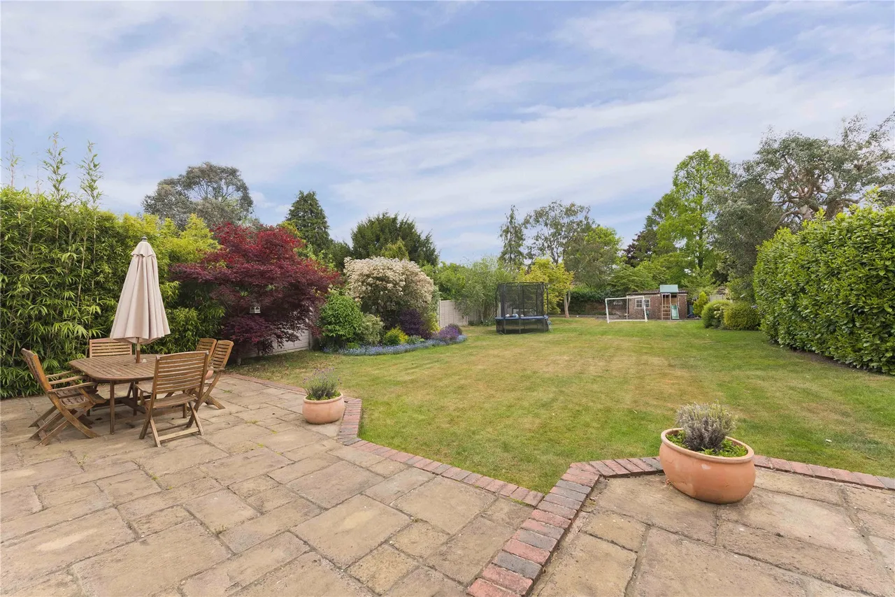 Ashley Close, Walton-on-Thames, Surrey, KT12, photo 9