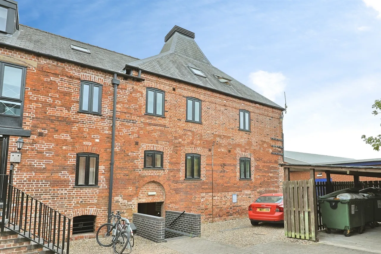 1 bed flat for sale — The Maltings, Dereham