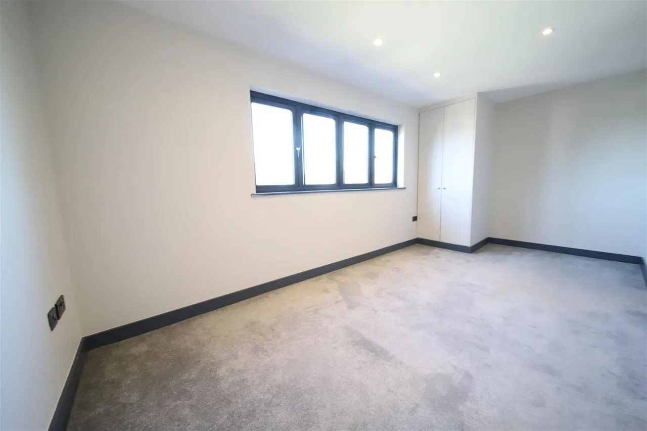 Lincoln Road, Enfield EN1 2RY, photo 19