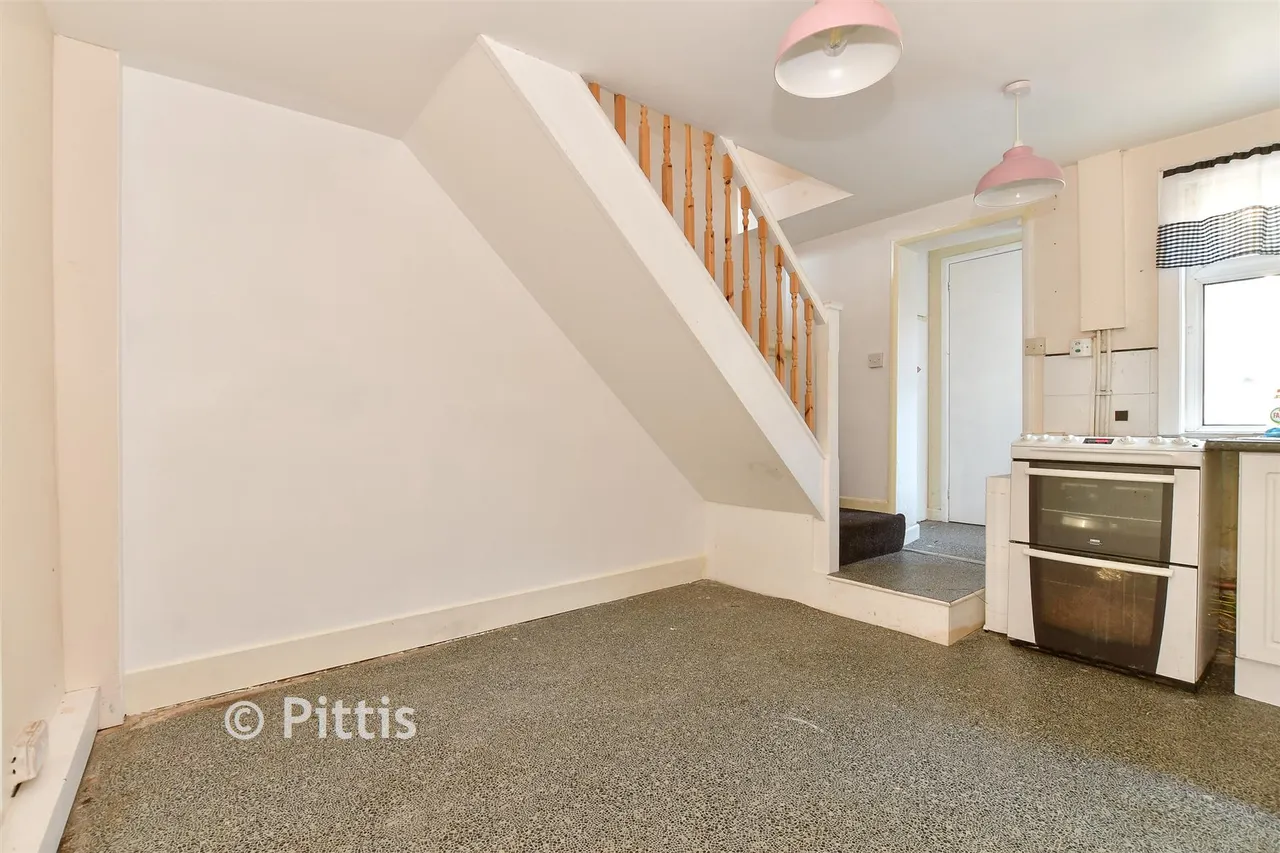 Albert Street, Cowes, PO31, photo 2