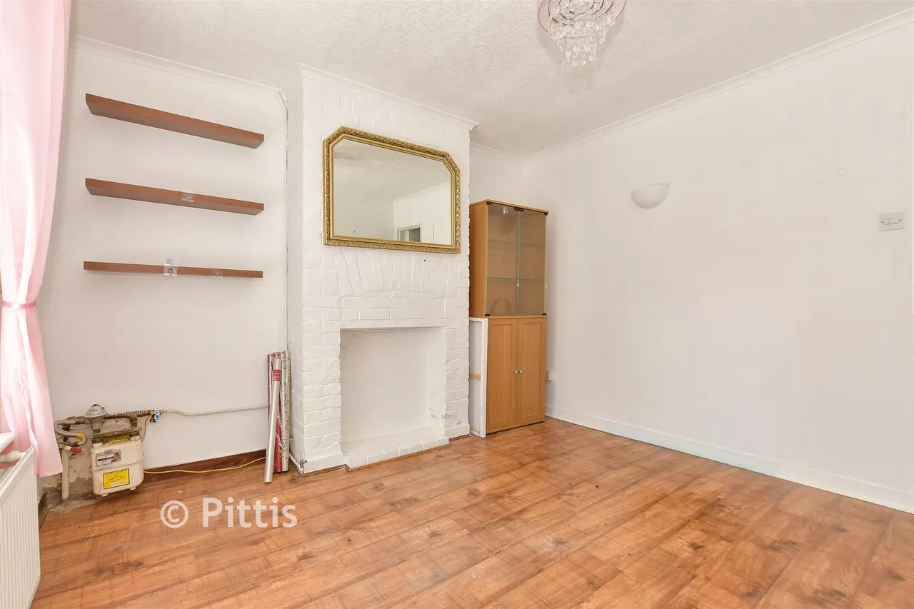 Albert Street, Cowes, PO31, photo 3