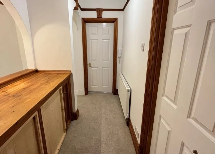 St James Road, KT6, photo 9