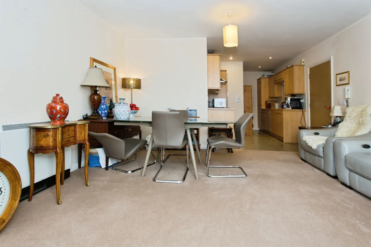 2 bed flat for sale, High Street, Cambridge, CB23